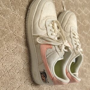Nike Women's Sneakers White and Pink